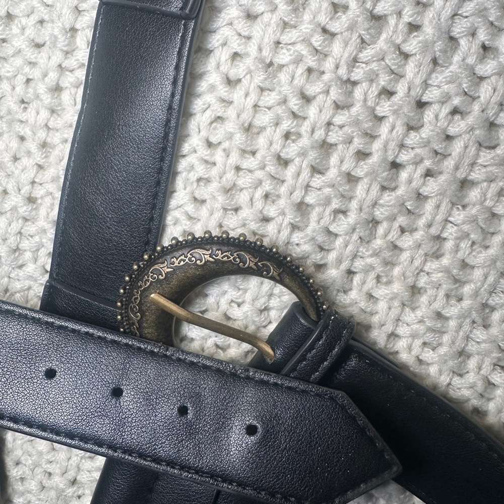 Disturbia Black Leather Sylvie Harness Belt with Antiqued Gold Buckle - Picture 5 of 6